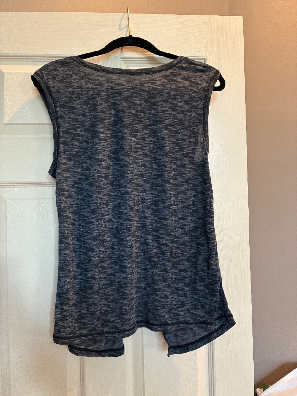 Zella Black/Gray Split Back Top sz S/P
